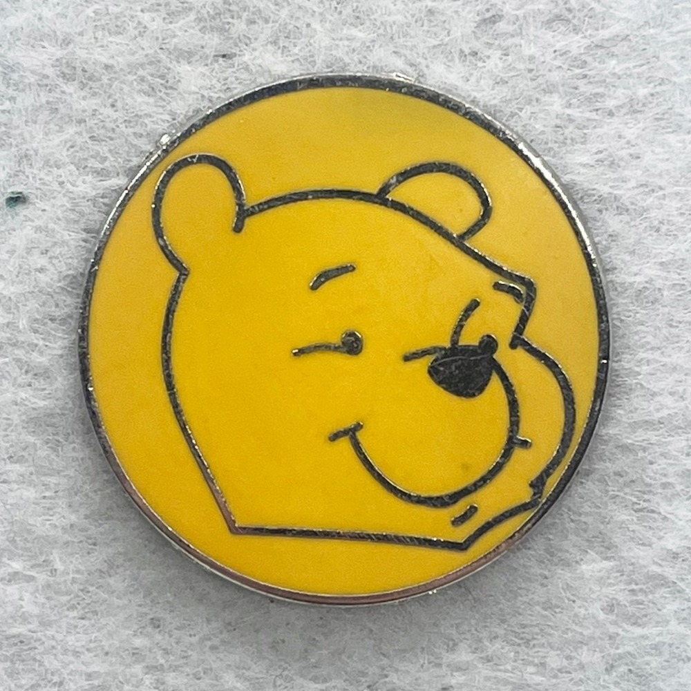 🔮 5/$25‎ Disney Winnie The Pooh Pin